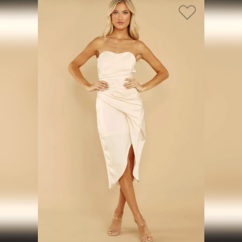 Elegant Cream Strapless Dress